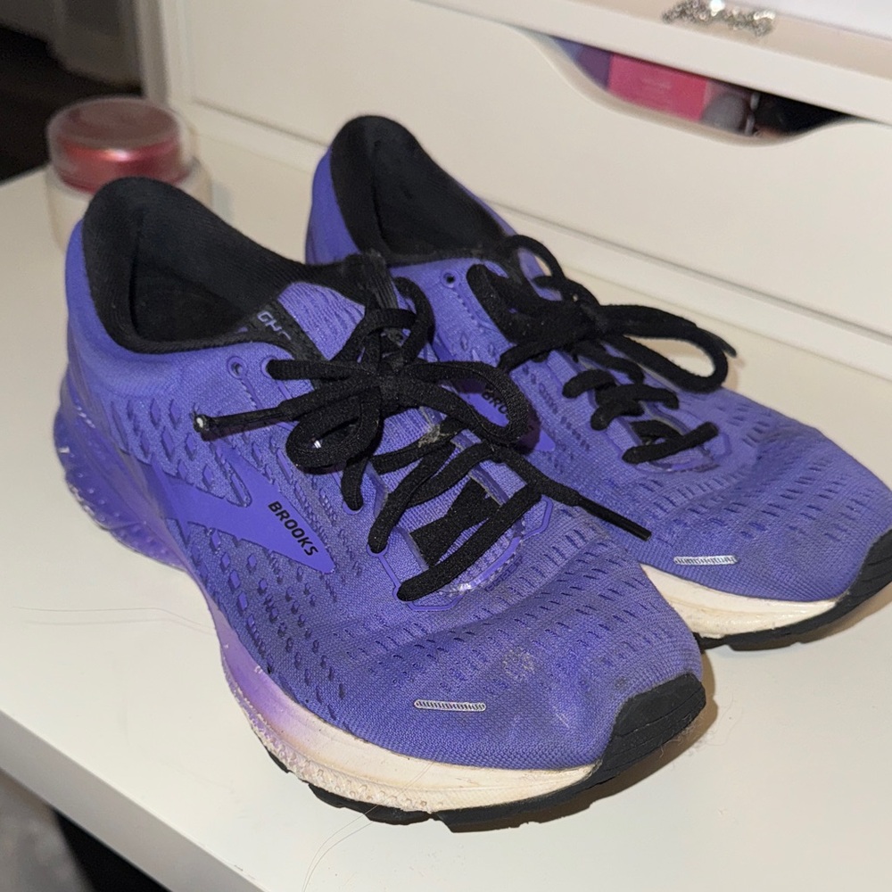 Brooks Women's Violet Athletic Shoes